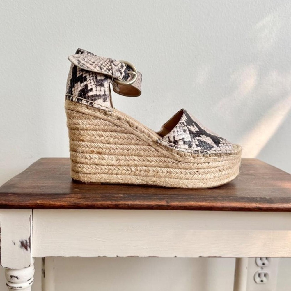 Marc Fisher faux snakeskin espadrille raffia wedge size 7